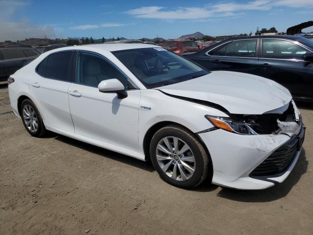 4T1B31HK9KU006785 - 2019 TOYOTA CAMRY LE WHITE photo 4