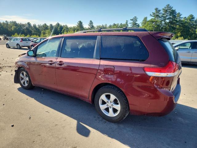 5TDKK3DC9CS279054 - 2012 TOYOTA SIENNA LE RED photo 2