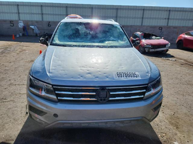 3VV2B7AX0KM102987 - 2019 VOLKSWAGEN TIGUAN SE Srebrny zdjęcie 5