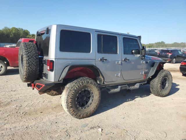 1C4BJWEG7FL564640 - 2015 JEEP WRANGLER U SAHARA SILVER photo 3