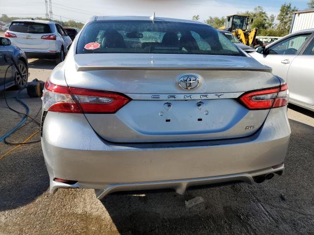 4T1B11HK3JU546332 - 2018 TOYOTA CAMRY L SILVER photo 6