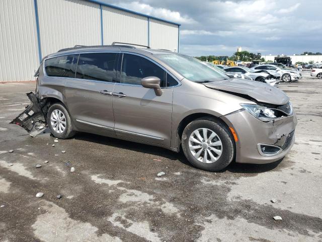 2C4RC1BG5HR704842 - 2017 CHRYSLER PACIFICA TOURING L TAN photo 4