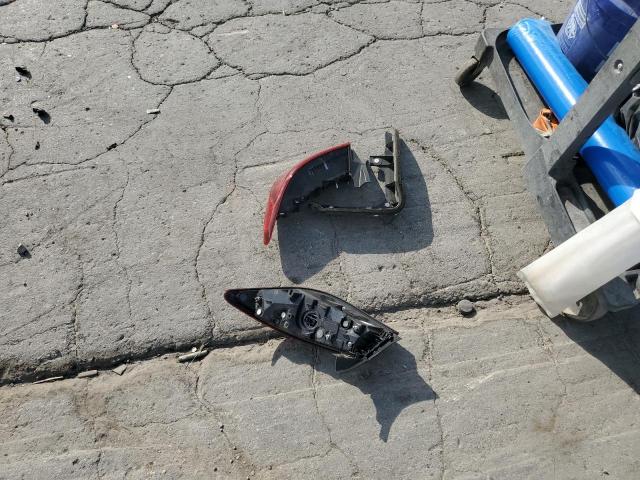 JN1CV7EL8HM320989 - 2017 INFINITI Q60 BASE თეთრი ფოტო 12