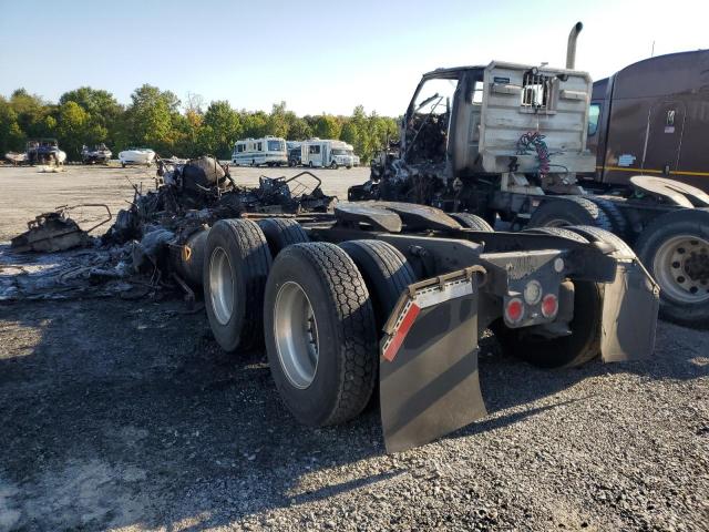 1FUJGLD5XGLGU2348 - 2016 FREIGHTLINER CASCADIA 1 Kırmızı fotoğraf 3