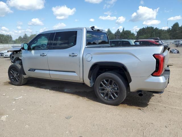 5TFNA5DB2PX114725 - 2023 TOYOTA TUNDRA CREWMAX PLATINUM SILVER photo 2