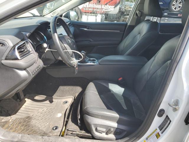 4T1BZ1HK6JU001668 - 2018 TOYOTA CAMRY XSE WHITE photo 7