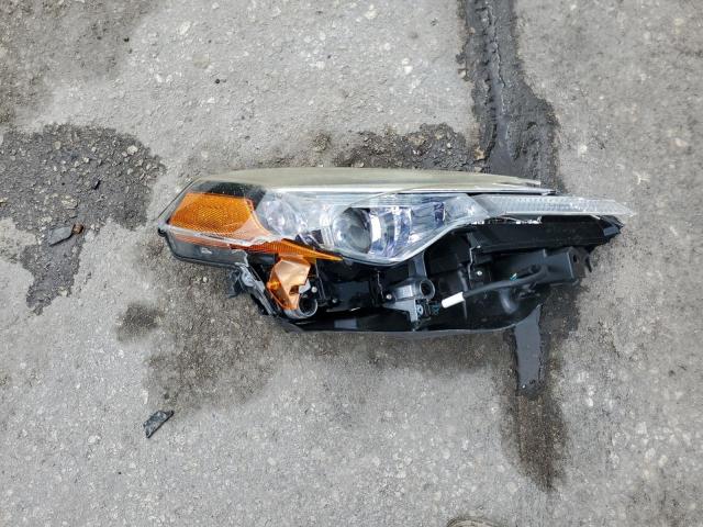 5YFBURHE1JP766957 - 2018 TOYOTA COROLLA L RED photo 12