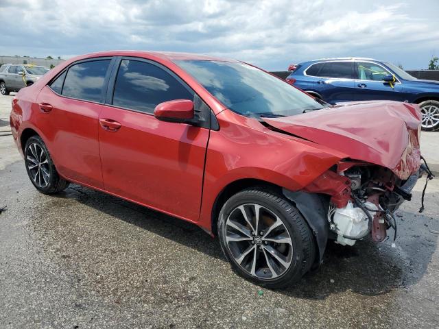 5YFBURHE1JP766957 - 2018 TOYOTA COROLLA L RED photo 4
