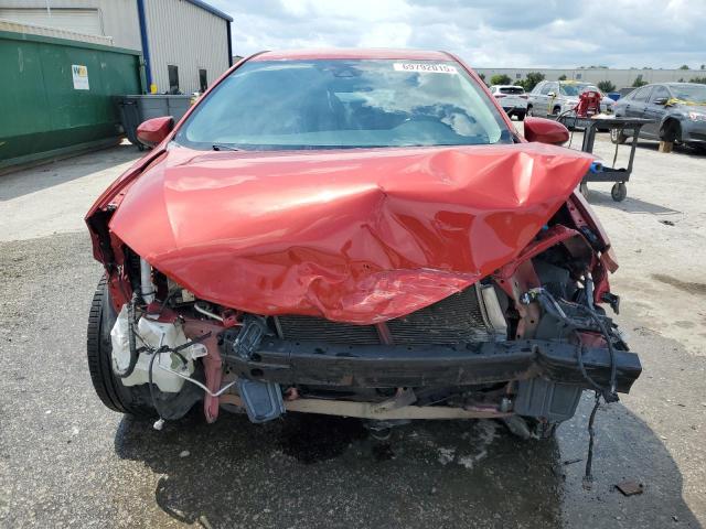 5YFBURHE1JP766957 - 2018 TOYOTA COROLLA L RED photo 5