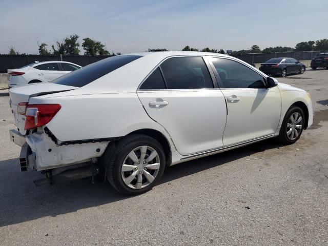 4T4BF1FK0CR203314 - 2012 TOYOTA CAMRY BASE WHITE photo 3