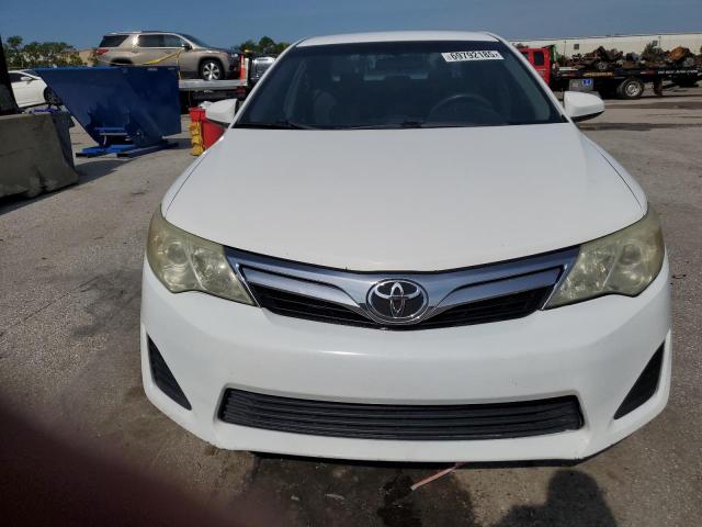 4T4BF1FK0CR203314 - 2012 TOYOTA CAMRY BASE WHITE photo 5