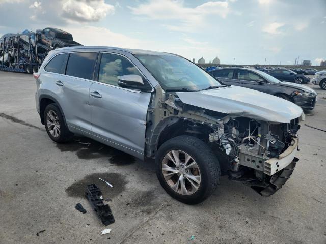 5TDKKRFH4FS091526 - 2015 TOYOTA HIGHLANDER XLE Արծաթագույն լուսանկար 4