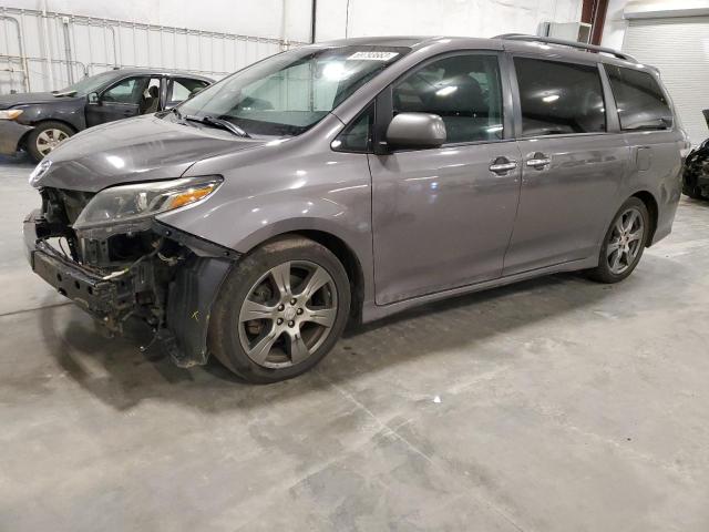 5TDXZ3DC2HS823872 - 2017 TOYOTA SIENNA SE GRAY photo 1