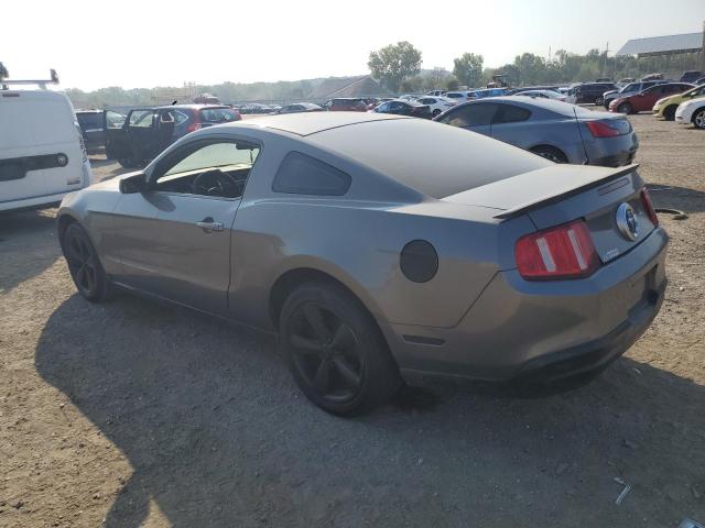 1ZVBP8AN2A5170844 - 2010 FORD MUSTANG SILVER photo 2