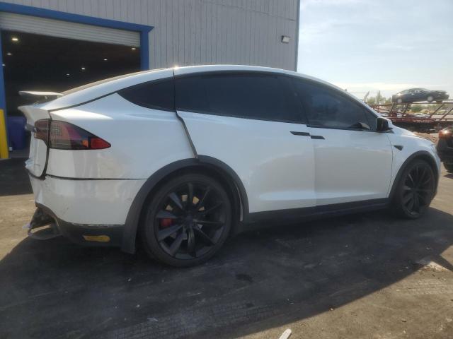5YJXCDE29KF197875 - 2019 TESLA MODEL X Beyaz fotoğraf 3