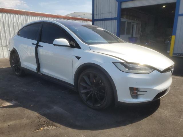 5YJXCDE29KF197875 - 2019 TESLA MODEL X Beyaz fotoğraf 4