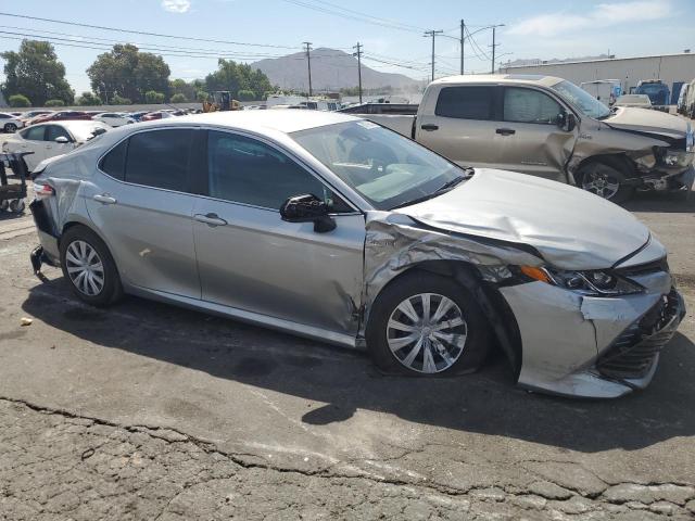 4T1C31AK8LU013856 - 2020 TOYOTA CAMRY LE SILVER photo 4