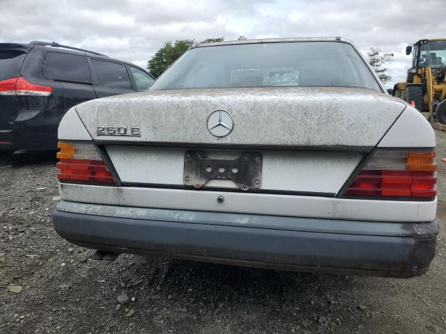 WDBEA26D9JA558755 - 1988 MERCEDES-BENZ 260 E WHITE photo 6