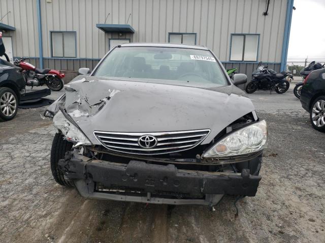 4T1BE30K95U976142 - 2005 TOYOTA CAMRY LE GRAY photo 5