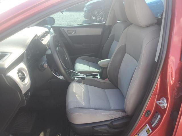 5YFBURHE1JP759622 - 2018 TOYOTA COROLLA L أحمر صورة 7