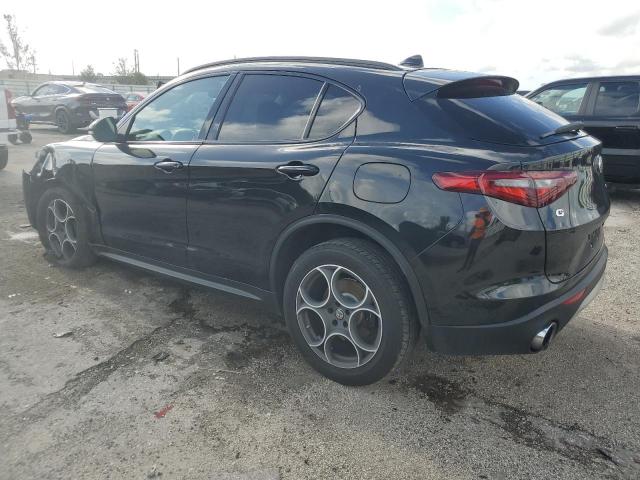 ZASFAKPN6J7B67841 - 2018 ALFA ROMEO STELVIO SPORT შავი ფოტო 2