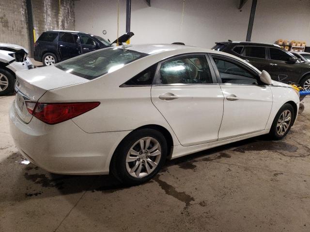 5NPEB4AC7DH536579 - 2013 HYUNDAI SONATA GLS WHITE photo 3