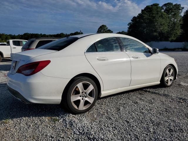 WDDSJ4GB6JN636565 - 2018 MERCEDES-BENZ CLA 250 4MATIC WHITE photo 3