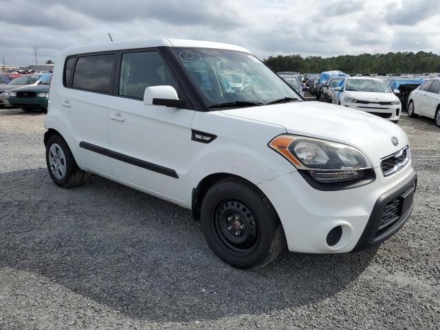 KNDJT2A55C7414050 - 2012 KIA SOUL WHITE photo 4