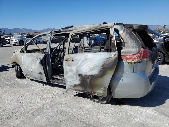 5TDKK3DC8BS134229 - 2011 TOYOTA SIENNA LE 烧焦的 照片 2