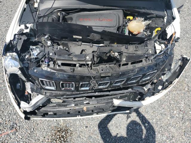 3C4NJCAB8JT327657 - 2018 JEEP COMPASS SPORT WHITE photo 11