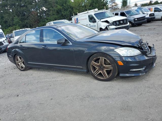 WDDNG9EB3DA530128 - 2013 MERCEDES-BENZ S 550 4MATIC BLACK photo 4