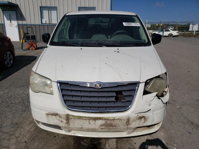 2A8HR44H68R137941 - 2008 CHRYSLER TOWN & COU LX WHITE photo 5