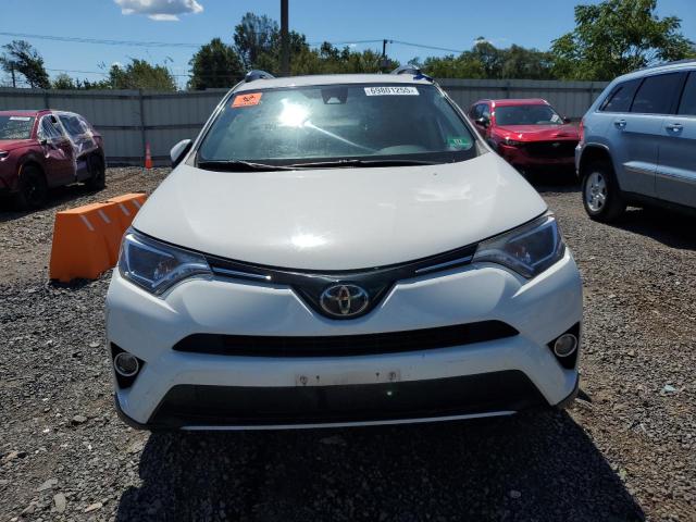 JTMRFREV2HJ115218 - 2017 TOYOTA RAV4 XLE WHITE photo 5