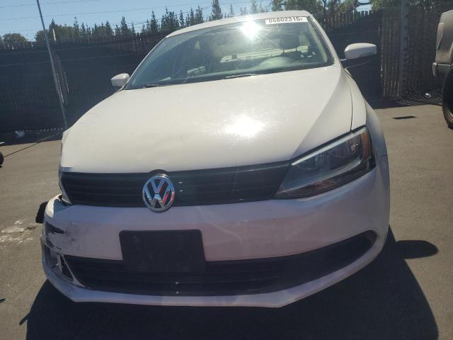 3VWDP7AJ6CM079007 - 2012 VOLKSWAGEN JETTA SE WHITE photo 5