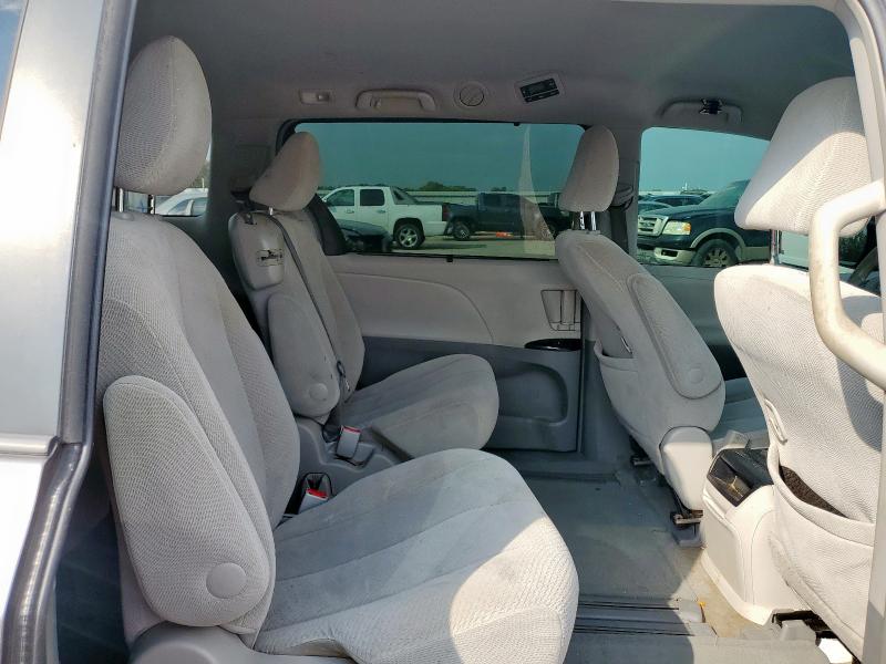 5TDKK3DC7ES483077 - 2014 TOYOTA SIENNA LE GRAY photo 11