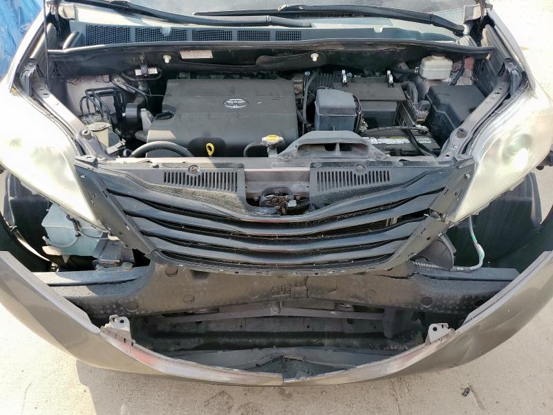 5TDKK3DC7ES483077 - 2014 TOYOTA SIENNA LE GRAY photo 12