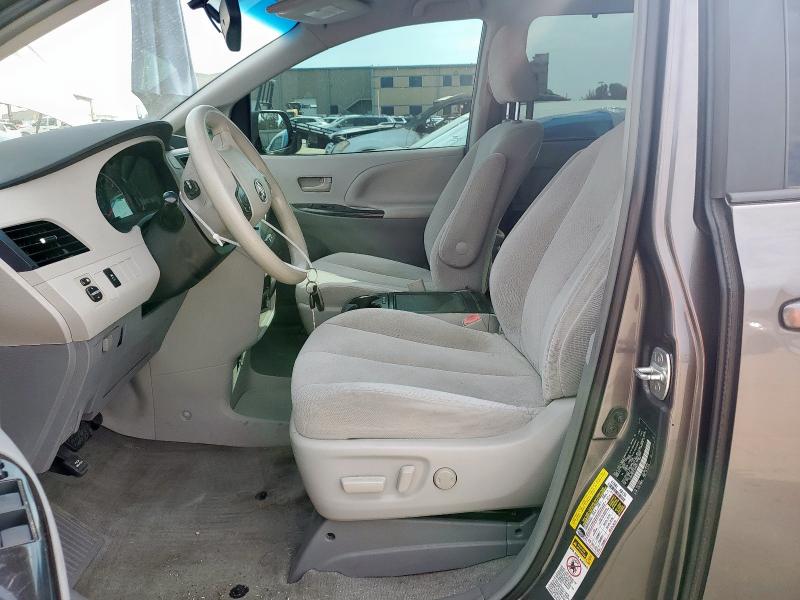 5TDKK3DC7ES483077 - 2014 TOYOTA SIENNA LE GRAY photo 7