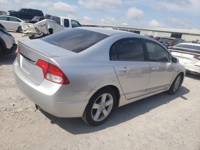 19XFA1F6XBE036801 - 2011 HONDA CIVIC LX-S 银色 照片 3