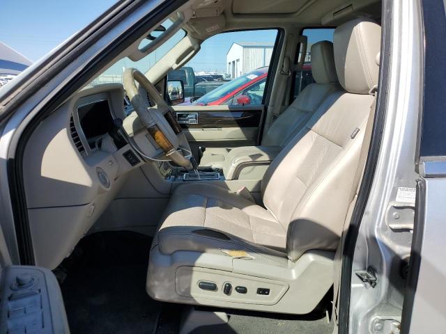 5LMJJ3J57AEJ01059 - 2010 LINCOLN NAVIGATOR L 银色 照片 7
