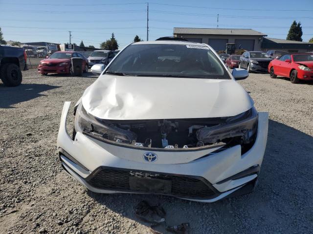 JTDBDMHE6RJ011354 - 2024 TOYOTA COROLLA LE WHITE photo 5