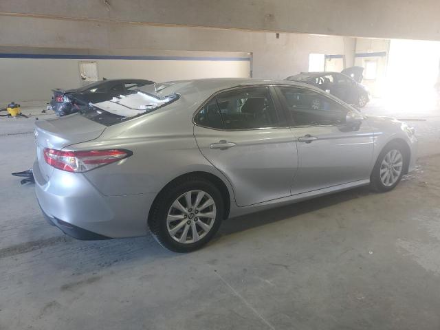 4T1C11AK5LU981063 - 2020 TOYOTA CAMRY LE SILVER photo 3