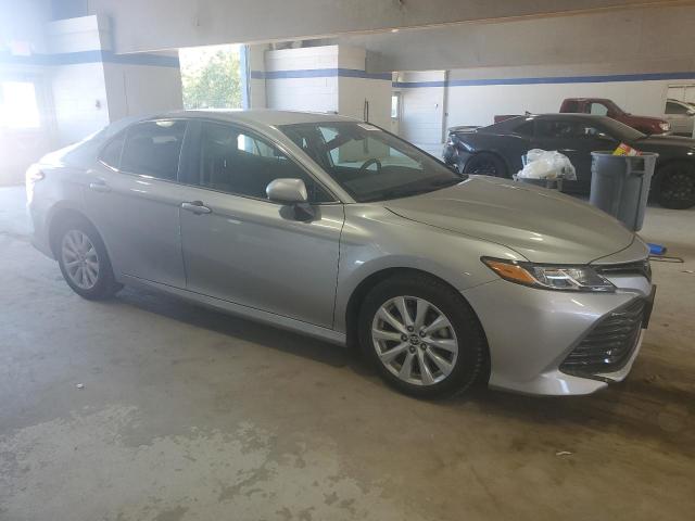 4T1C11AK5LU981063 - 2020 TOYOTA CAMRY LE SILVER photo 4