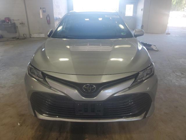 4T1C11AK5LU981063 - 2020 TOYOTA CAMRY LE SILVER photo 5