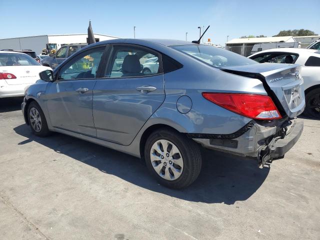 KMHCT4AE1HU352252 - 2017 HYUNDAI ACCENT SE Argent photo 2