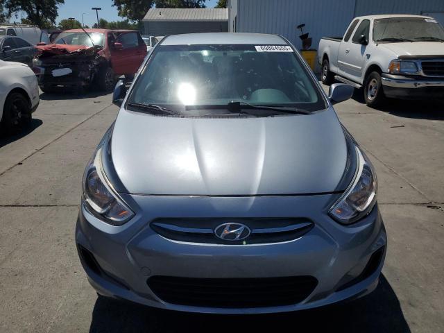 KMHCT4AE1HU352252 - 2017 HYUNDAI ACCENT SE Argent photo 5