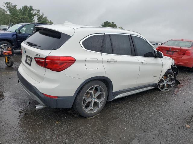 WBXHT3C32J5K20555 - 2018 BMW X1 XDRIVE28I WHITE photo 3