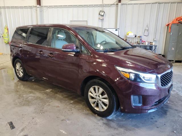 KNDMB5C15J6368122 - 2018 KIA SEDONA LX MAROON photo 4