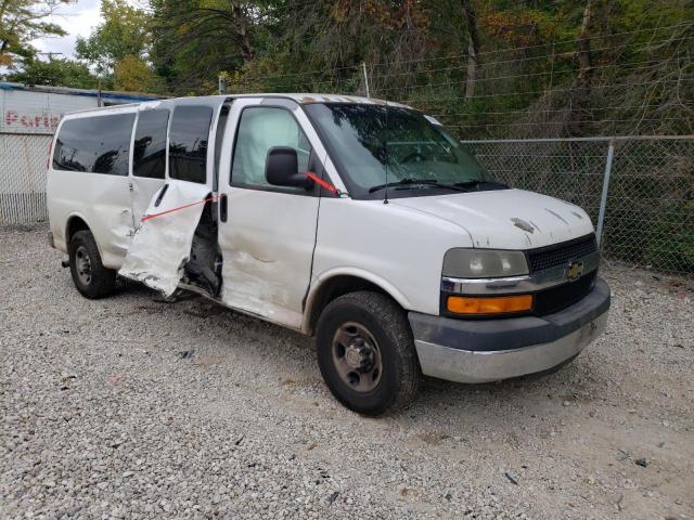 1GA2G1DG6A1104661 - 2010 CHEVROLET EXPRESS G3 LT WHITE photo 4
