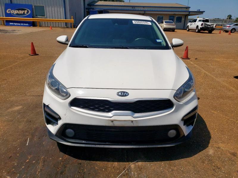 3KPF24AD0KE096400 - 2019 KIA FORTE FE WHITE photo 5