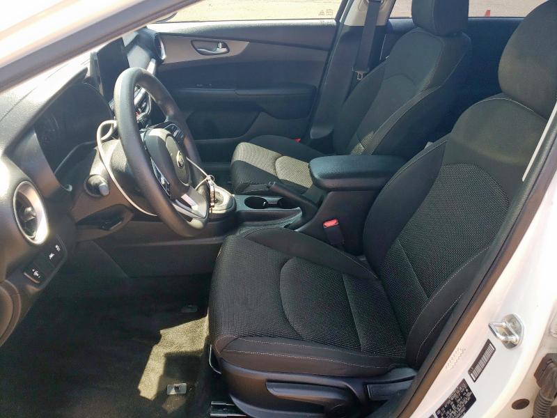 3KPF24AD0KE096400 - 2019 KIA FORTE FE WHITE photo 7